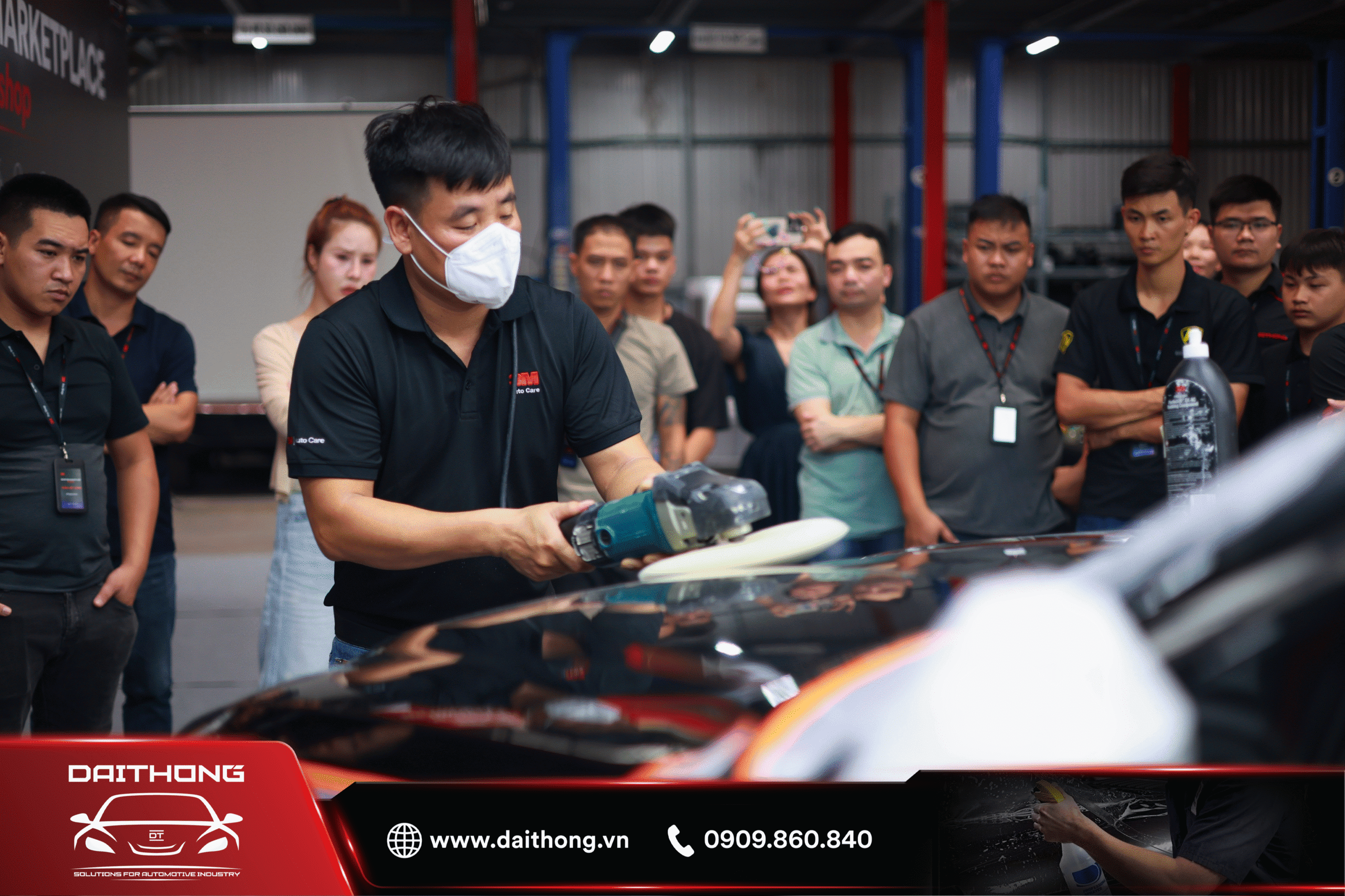 Xử lý bề mặt sơn xe trước khi thi công PPF